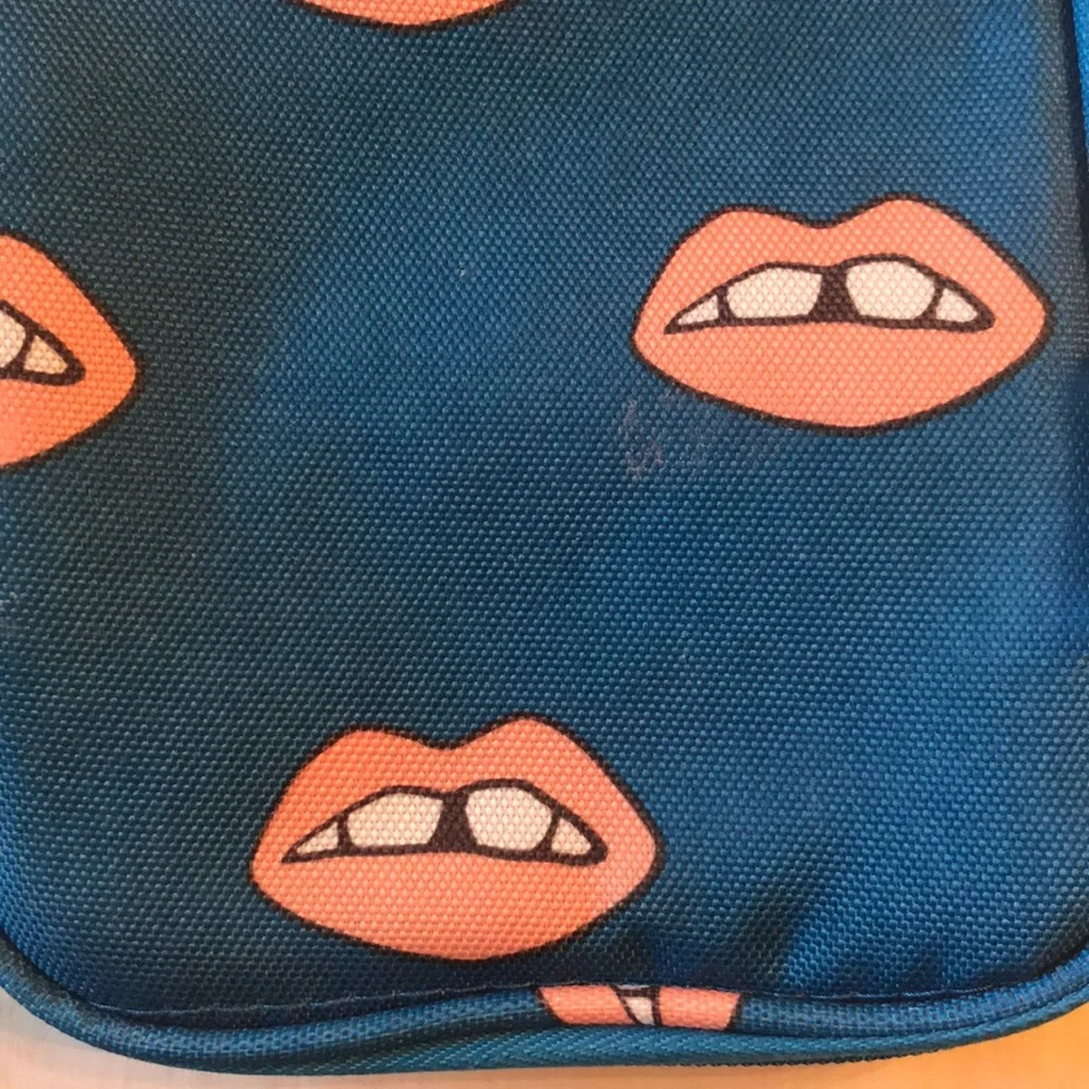 Yoobi Pencil Organizer- Navy Peach Lips